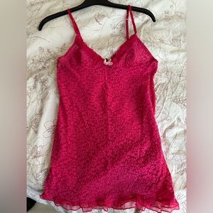 Victoria’s Secret - lingerie chemise lace - magenta size M